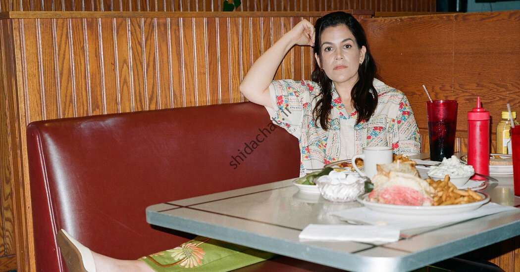 در «لیگ خودشان»، ابی جاکوبسون تیم را می سازد